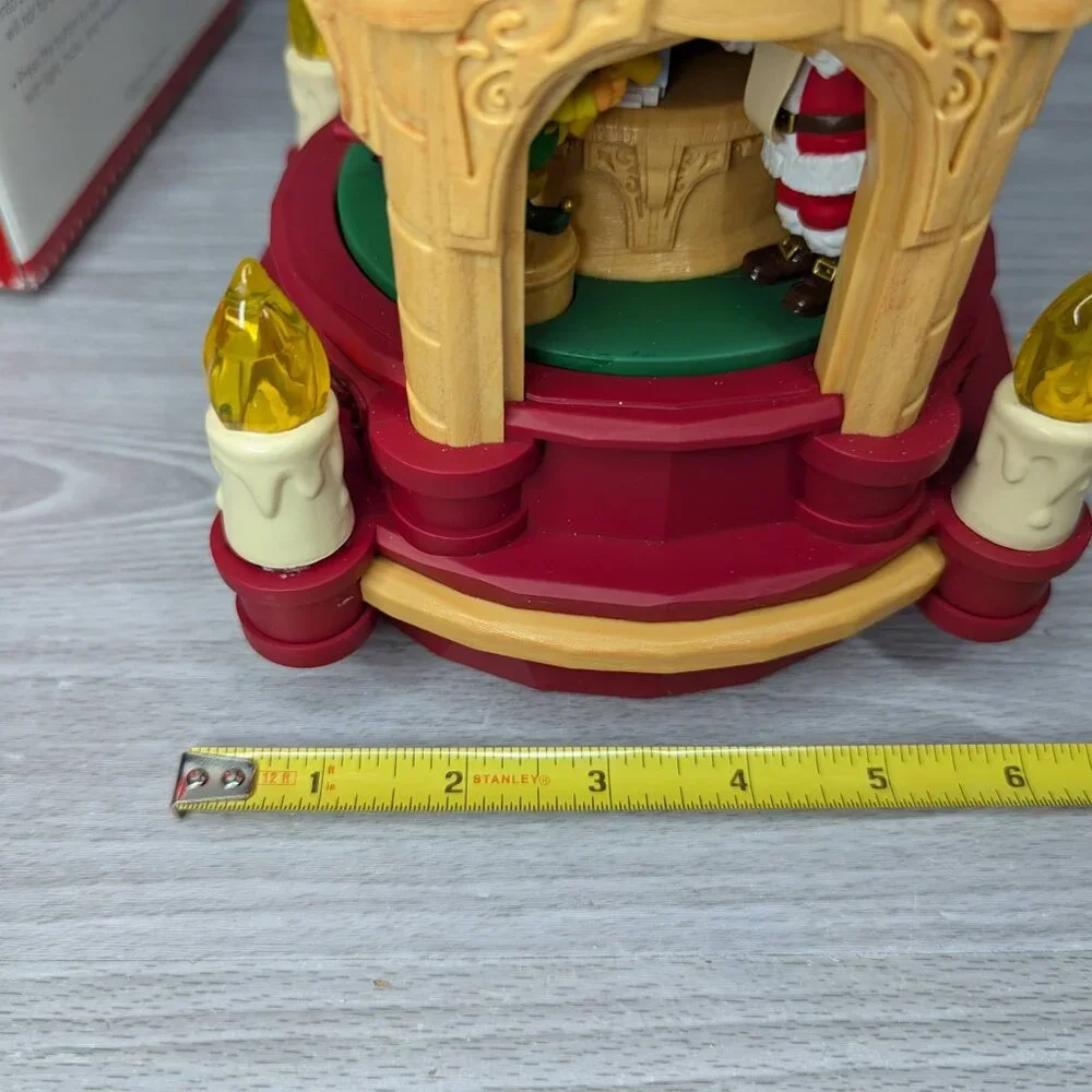 2016 Hallmark Where Dreams Become Toys Christmas Motion Display New